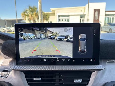 Used 2025 Ford Explorer Active w/ Active Comfort Package image 27