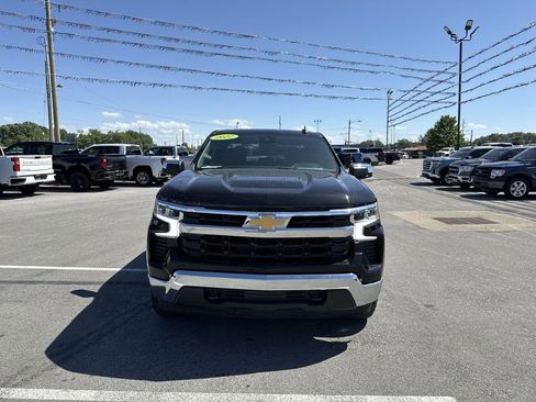 Used 2022 Chevrolet Silverado 1500 LT AWD/4WD image 16