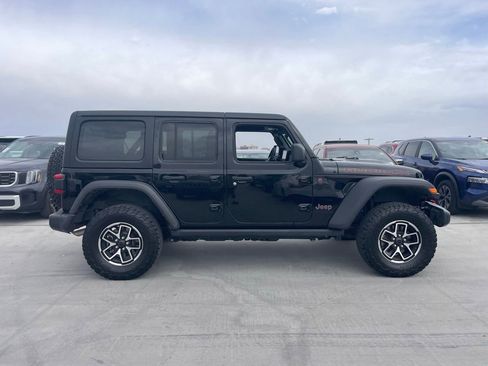 Used 2025 Jeep Wrangler Unlimited Rubicon image 3