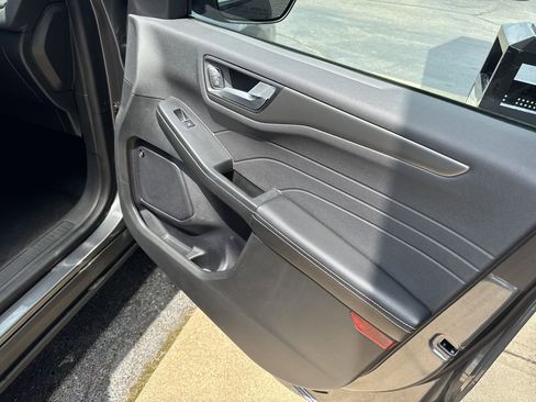 Certified 2023 Ford Escape Active w/ Tech Pack #2 image 9