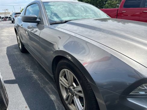 Used 2014 Ford Mustang Coupe RWD image 3