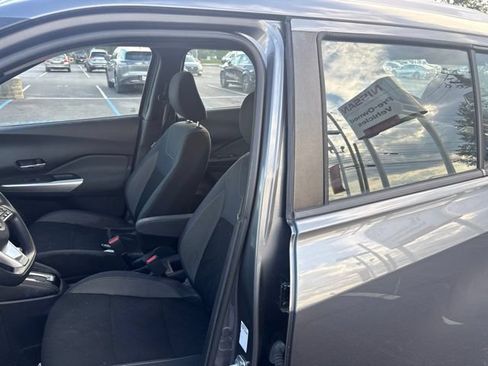 Used 2019 Nissan Kicks SV FWD image 17