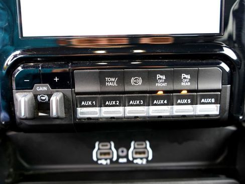 Used 2025 RAM 3500 Laramie w/ Night Edition image 13