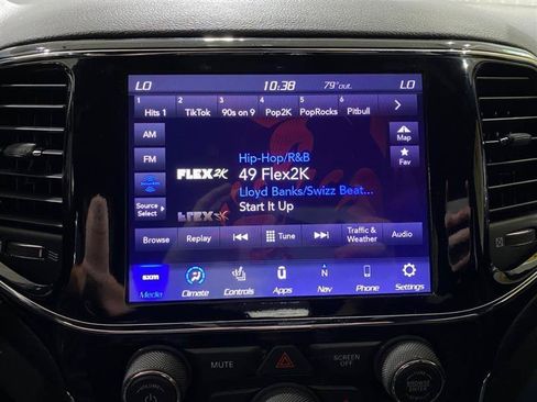 Used 2019 Jeep Grand Cherokee Altitude AWD/4WD image 12