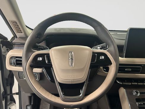 Used 2023 Lincoln Aviator Reserve w/ Equipment Group 201A AWD/4WD image 14