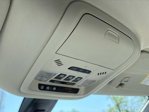 Used 2023 Buick Enclave Avenir w/ Avenir Technology Package image 24