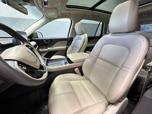 Used 2022 Lincoln Aviator AWD w/ Premium Package image 11