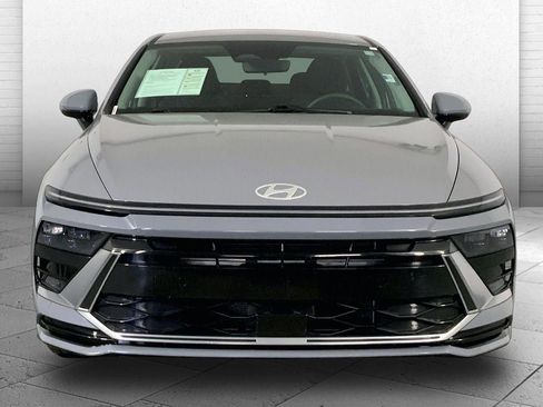 Used 2024 Hyundai Sonata SEL FWD image 2