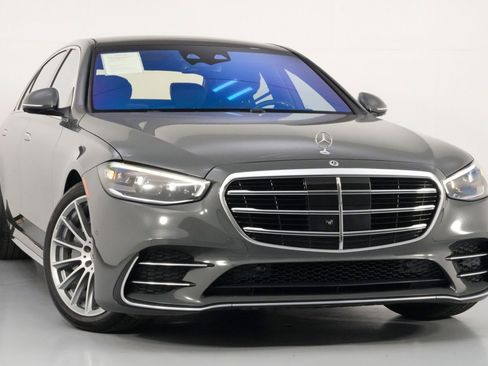 Used 2023 Mercedes-Benz S 500 4MATIC w/ AMG Line image 4