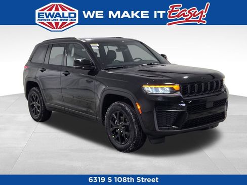 New 2026 Jeep Grand Cherokee Altitude image 1