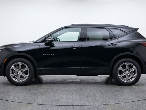 Used 2025 Chevrolet Blazer LT FWD image 5