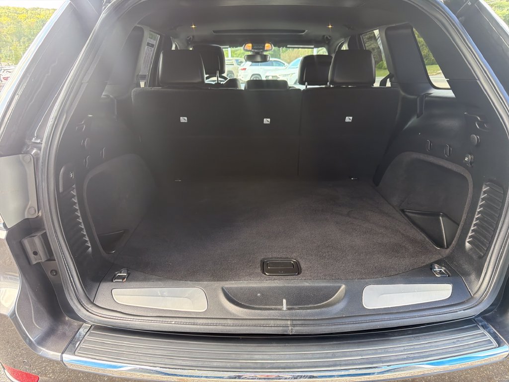 Used 2019 Jeep Grand Cherokee Limited AWD/4WD image 23