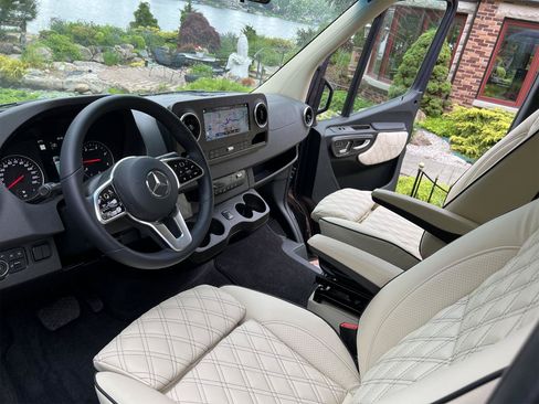 Used 2021 Mercedes-Benz Sprinter 3500 image 25