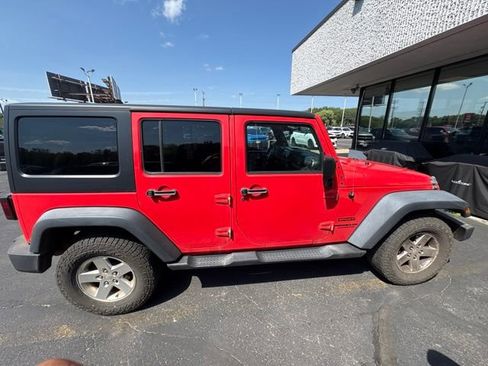 Used 2013 Jeep Wrangler Unlimited Sport AWD/4WD image 9