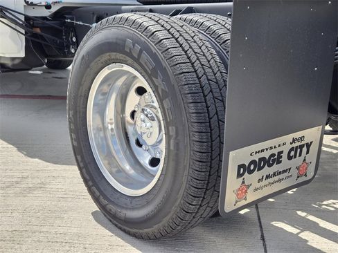 New 2025 RAM 3500 Tradesman image 9