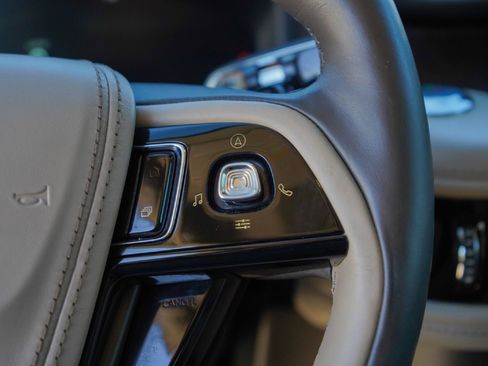 Used 2020 Lincoln Aviator Reserve w/ Equipment Group 202A image 11