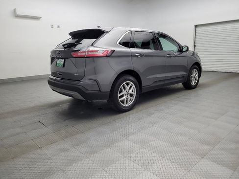 Used 2023 Ford Edge SEL image 9