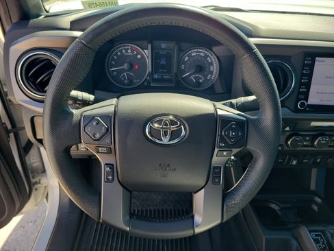 Used 2022 Toyota Tacoma TRD Sport w/ Technology Package AWD/4WD image 22