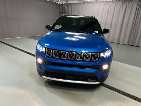 Used 2025 Jeep Compass Limited image 2