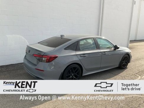 Used 2025 Honda Civic Sport image 4