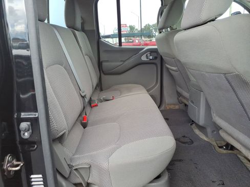 Used 2015 Nissan Frontier SV w/ SV Value Truck Package RWD image 15