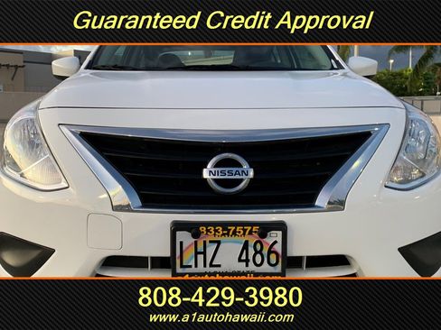 Used 2018 Nissan Versa SV FWD image 7