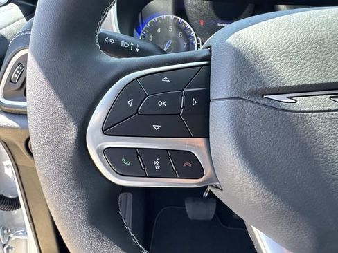 New 2027 Chrysler Pacifica Select AWD/4WD image 23