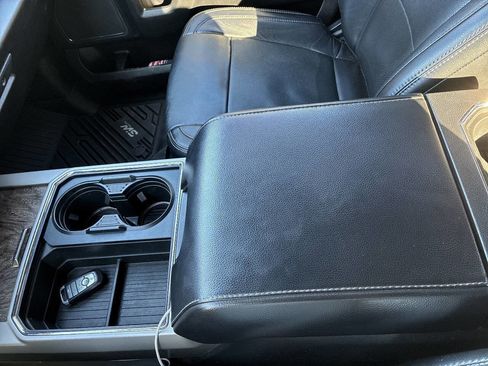 Used 2019 Ford F250 Lariat w/ Lariat Ultimate Package image 22