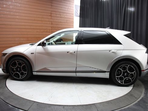 Used 2024 Hyundai Ioniq 5 Limited image 9