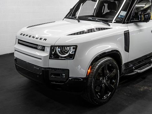 Used 2023 Land Rover Defender 130 X-Dynamic SE image 11