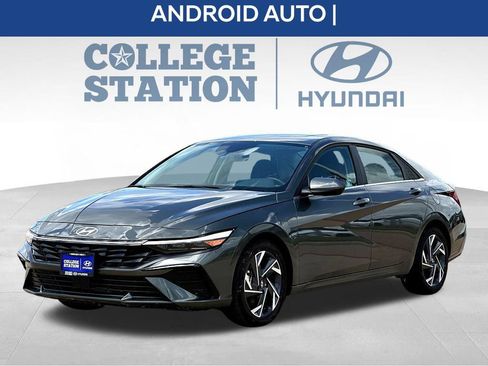 Used 2024 Hyundai Elantra SEL w/ Convenience Package FWD image 6