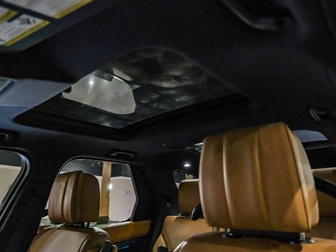 Used 2019 Land Rover Discovery HSE Luxury image 5