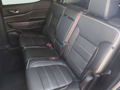 Used 2021 GMC Acadia Denali w/ Denali Technology Package FWD image 27