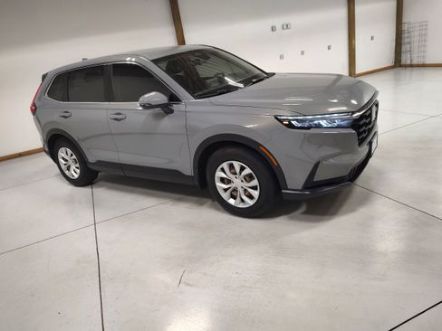 Used 2023 Honda CR-V LX image 2