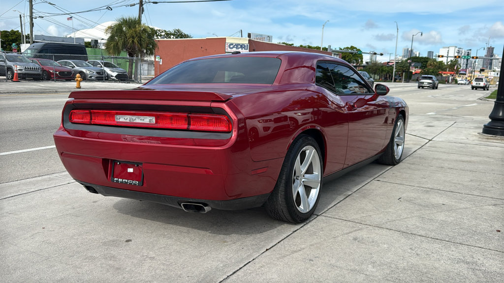Used 2009 Dodge Challenger R/T RWD image 13