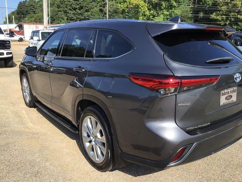 Used 2021 Toyota Highlander Limited AWD/4WD image 14