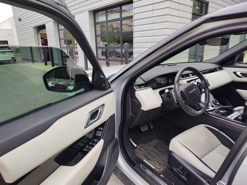 Used 2020 Land Rover Range Rover Velar R-Dynamic S AWD/4WD image 34