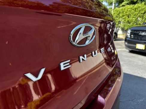 Used 2023 Hyundai Venue SEL FWD image 42
