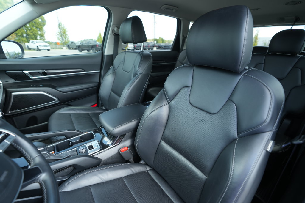 Used 2023 Kia Telluride S FWD image 40
