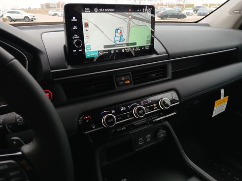 New 2025 Honda Pilot Touring image 14