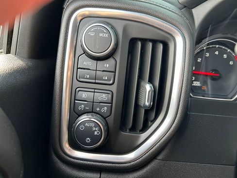 Used 2022 Chevrolet Silverado 2500 LT w/ Convenience Package image 19