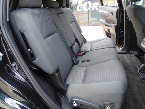 Used 2019 Toyota Highlander LE image 13