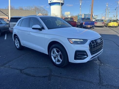 Used 2023 Audi Q5 2.0T Premium w/ Convenience Package image 5