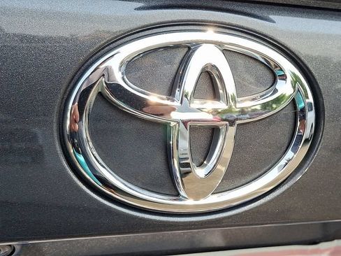 Used 2025 Toyota RAV4 XLE AWD/4WD image 7