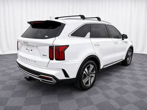 Used 2022 Kia Sorento EX w/ Panoramic Sunroof Package AWD/4WD image 3
