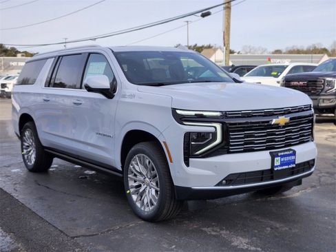 New 2026 Chevrolet Suburban High Country image 7