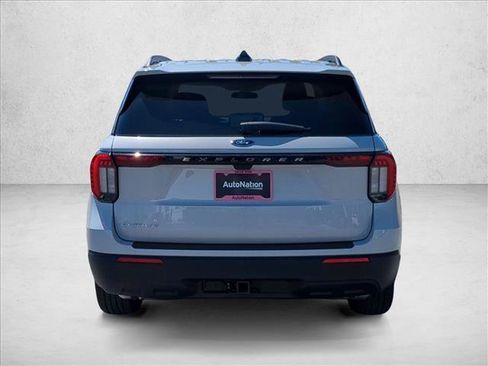 New 2026 Ford Explorer Active RWD image 7