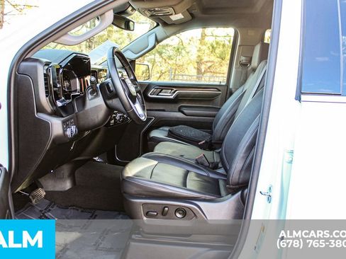 Used 2025 GMC Sierra 1500 SLT image 15