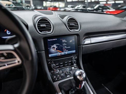 Used 2022 Porsche 718 Cayman RWD image 12