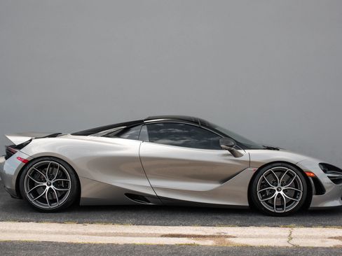 Used 2020 McLaren 720S Spider RWD image 29